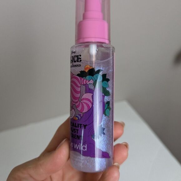 Wet n Wild Alice in Wonderland Glitter Body Spray – Cheshire Cat – Limited Editi - Picture 3 of 8